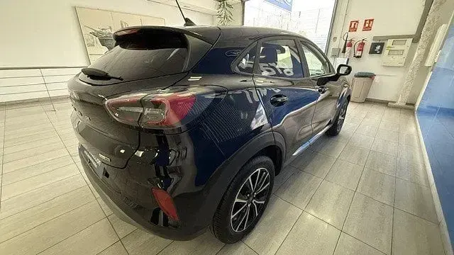 Usado Ford Puma Titanium 125 CV (91 kW) 2023 Negro agate (metalizado) SUV