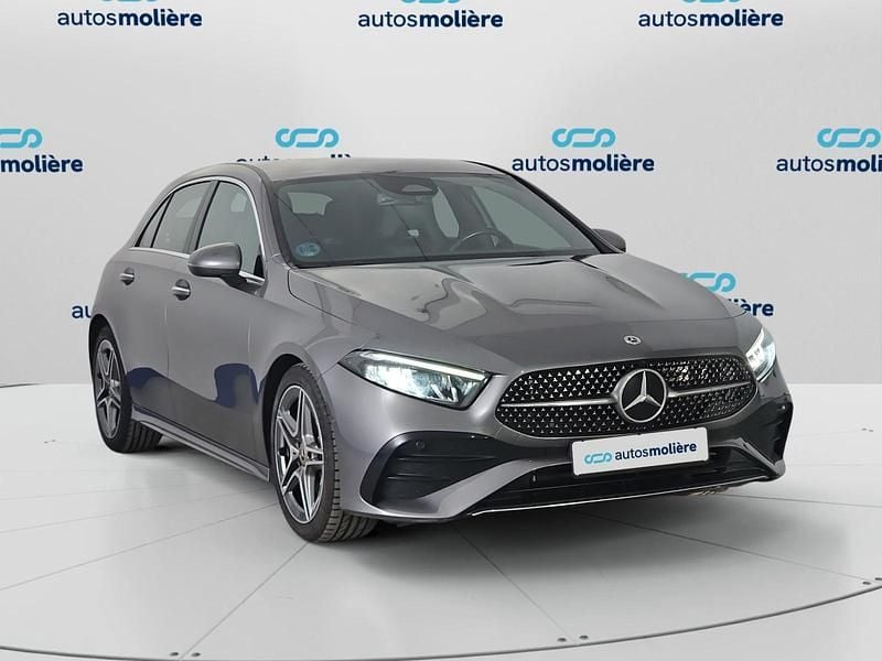 Usado Mercedes A180 116 CV (85 kW) 2023 Gris Utilitario