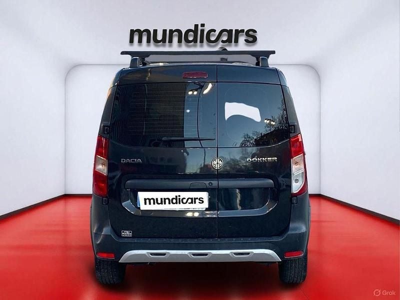 Usado Dacia Dokker Stepway 75 CV (55 kW) 2018 Negro Monovolumen