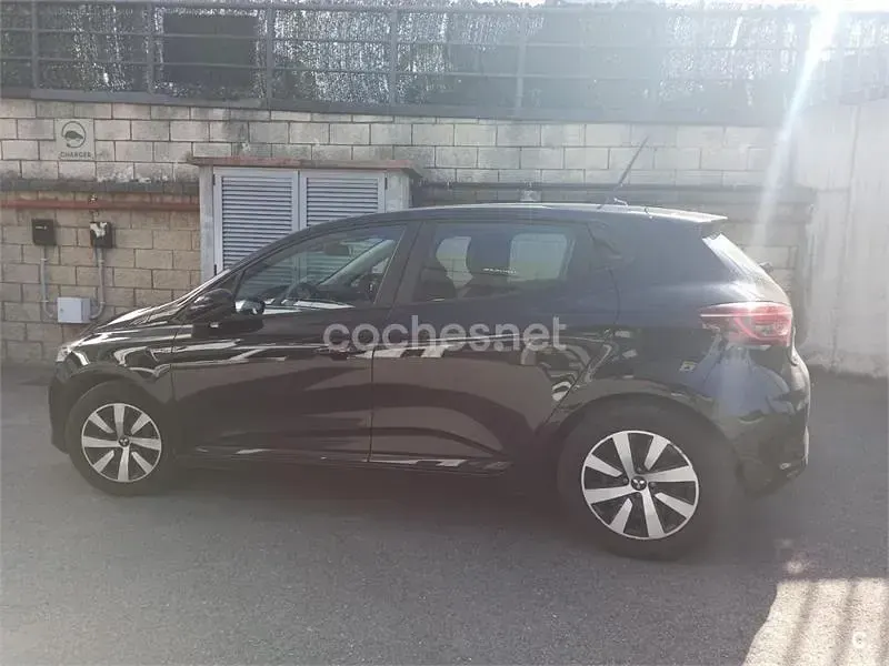 Usado Mitsubishi Colt Motion 65 CV (47 kW) 2024 Negro Utilitario