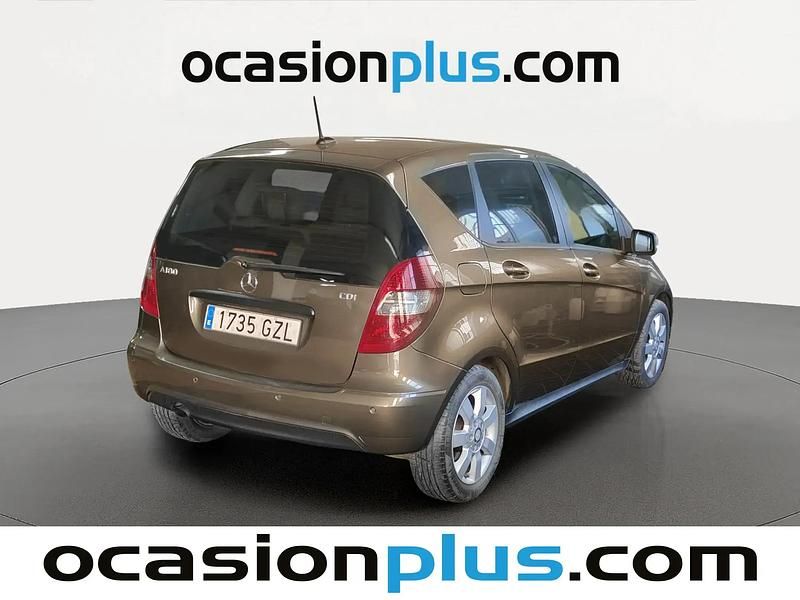 Usado Mercedes A180 109 HP (80 kW) 2010 Castanho Citadino