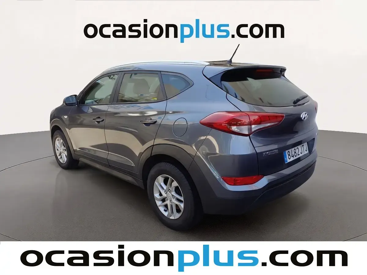 Usado Hyundai Tucson 131 CV (96 kW) 2016 Gris SUV
