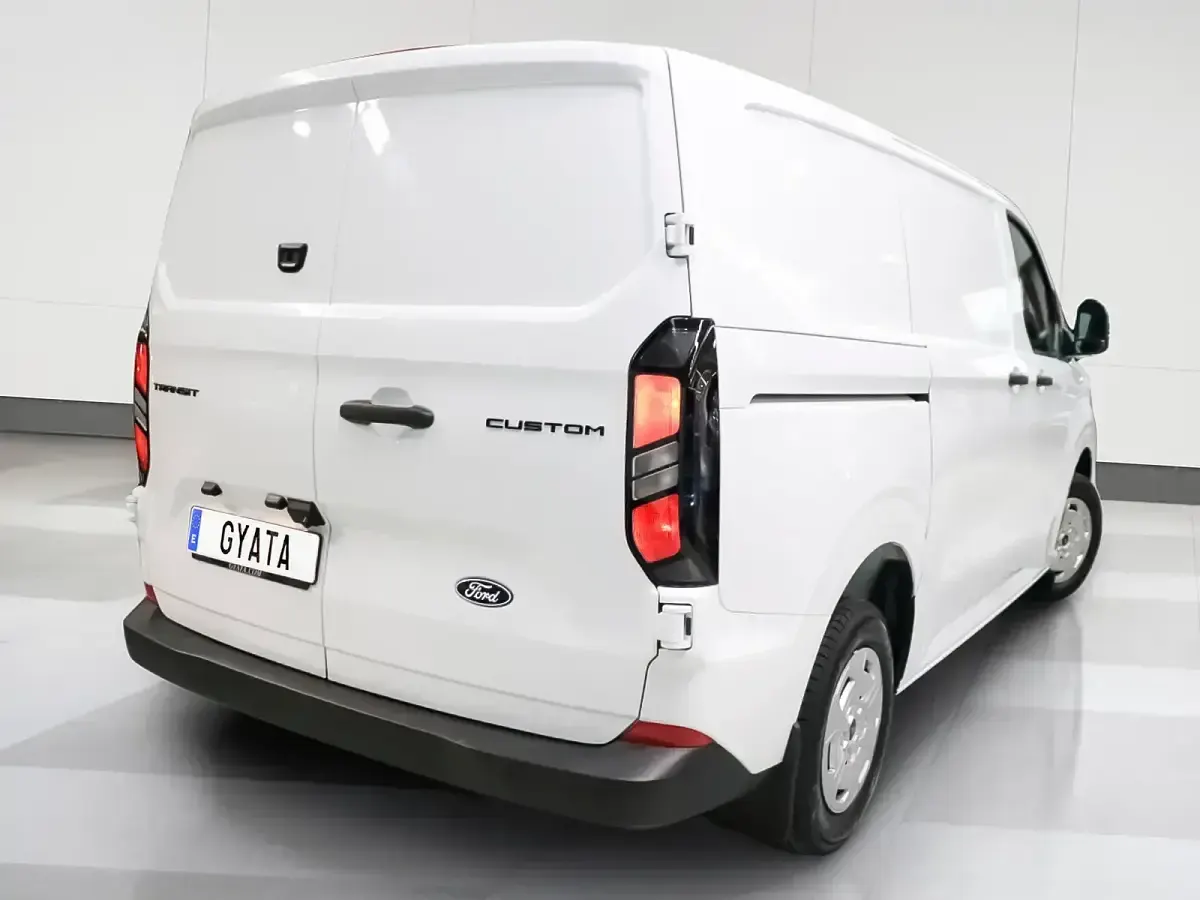 Usado Ford Transit Custom Trend 110 CV (80 kW) 2024 Blanco Van