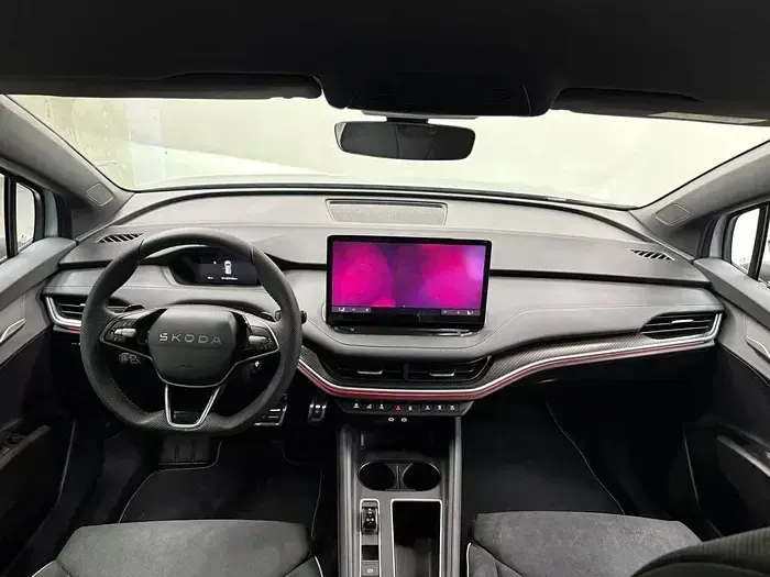 Usado Skoda Elroq SportLine 150 kW (204 CV) 2026 Gris plata SUV