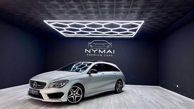 Usado Mercedes CLA220 Shooting Brake AMG line 177 CV (130 kW) 2015 Gris Familiar