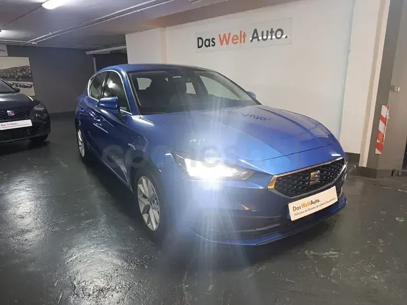Usado Seat Leon Style 116 CV (85 kW) 2025 Azul Berlina