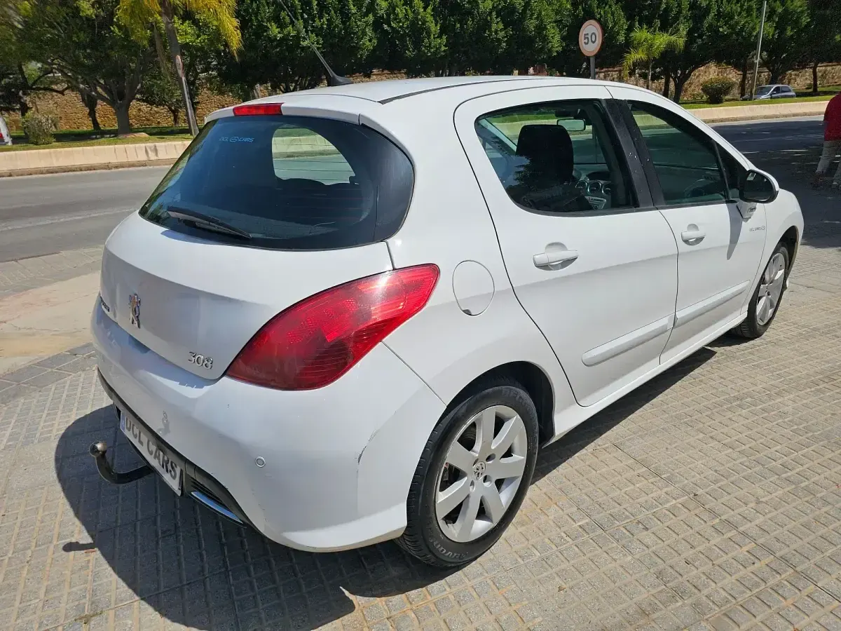 Usado Peugeot 308 Sport 90 HP (66 kW) 2010 Branco Citadino