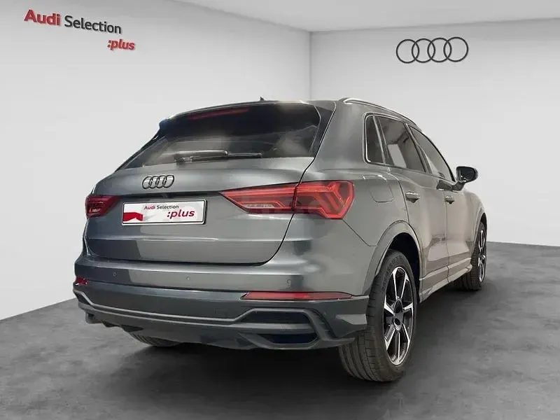 Usado Audi Q3 Ambiente 150 CV (110 kW) 2024 Gris / plata SUV
