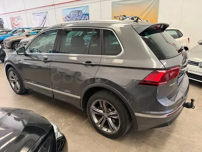 Usado VW Tiguan Sportline 240 CV (176 kW) 2017 Gris / plata SUV