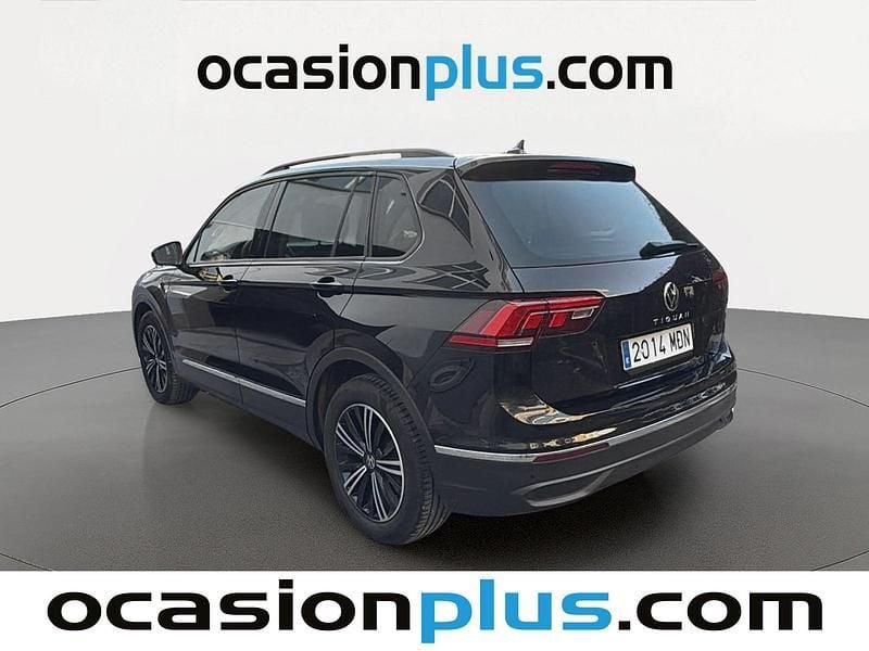 Usado VW Tiguan Life 122 CV (89 kW) 2023 Negro SUV