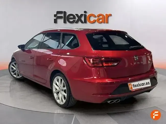 Usado Seat Leon FR 150 CV (110 kW) 2019 Rojo Familiar
