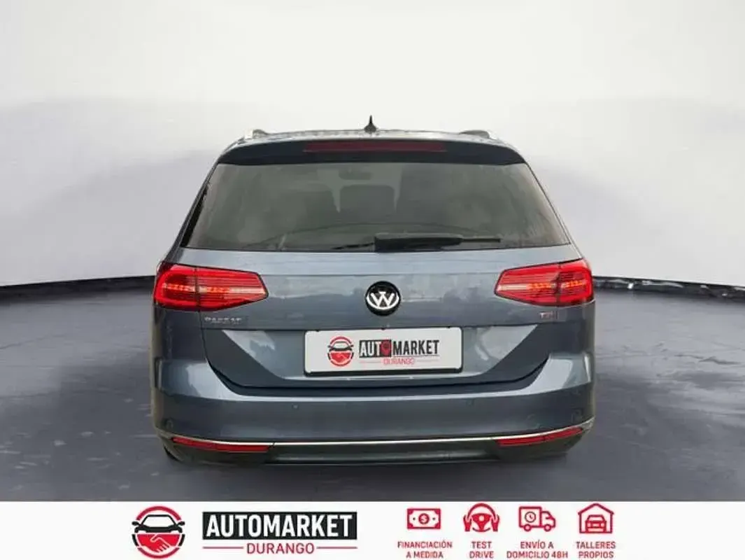 Usado VW Passat Advance 150 CV (110 kW) 2018 Azul Familiar