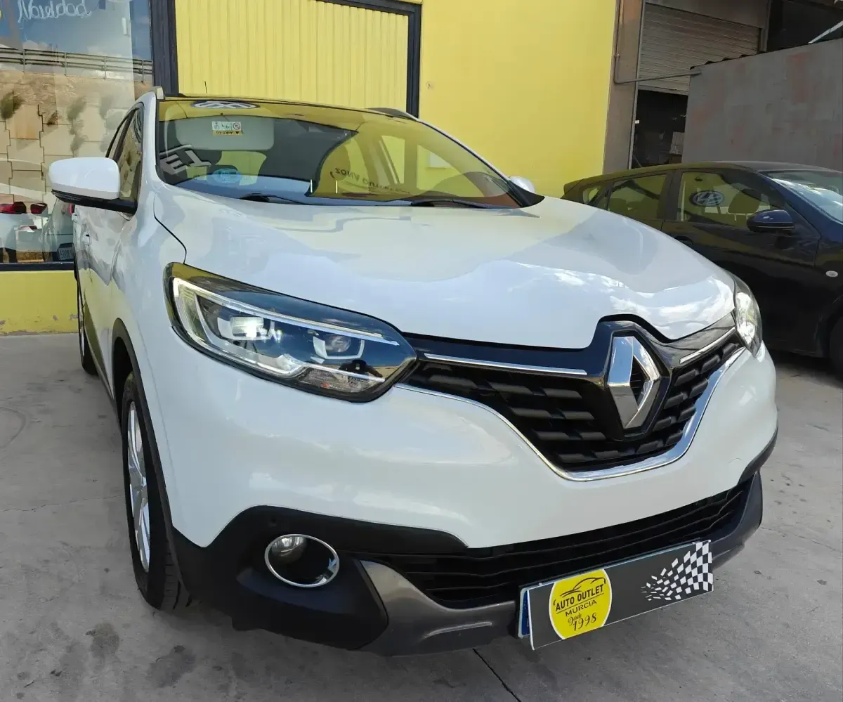 Usado Renault Kadjar Zen 131 CV (96 kW) 2016 Blanco SUV