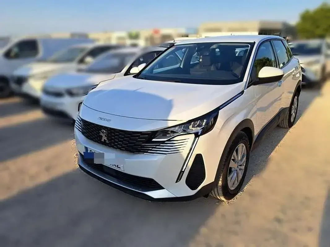 Usado Peugeot 3008 Active 131 CV (96 kW) 2021 Blanco SUV