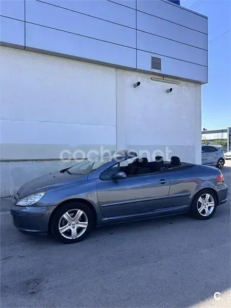 Usado Peugeot 307 CC 110 CV (80 kW) 2005 Gris / plata Descapotable
