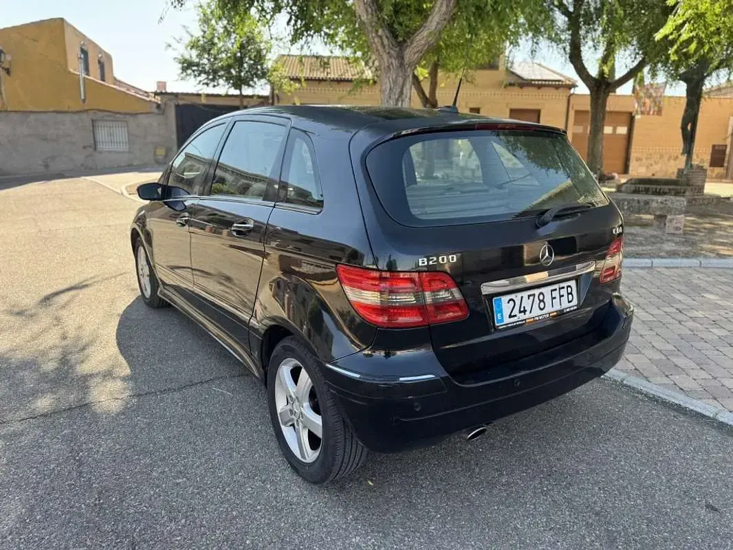 Usado Mercedes B200 140 CV (102 kW) 2007 Negro Monovolumen