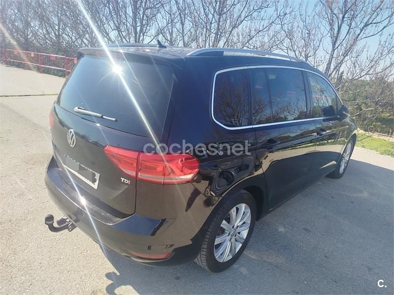 Usado VW Touran Sportline 115 CV (84 kW) 2016 Negro Monovolumen