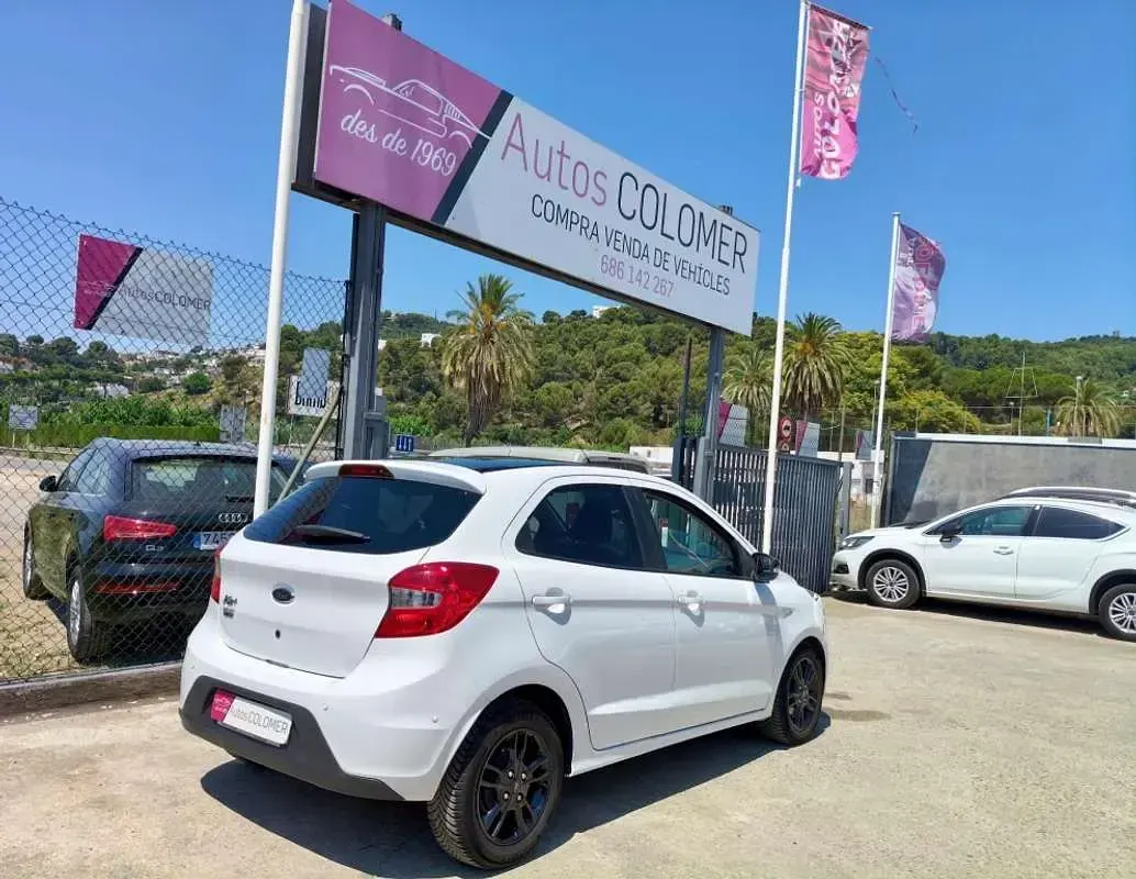 Usado Ford Ka Plus 86 CV (63 kW) 2018 Blanco Utilitario