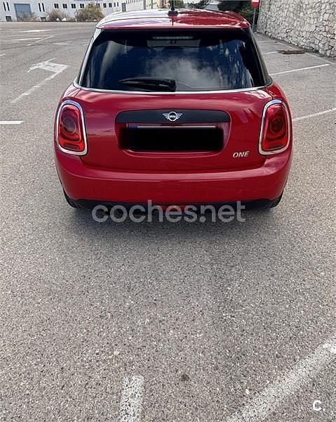 Usado Mini ONE 102 CV (75 kW) 2020 Rojo Utilitario
