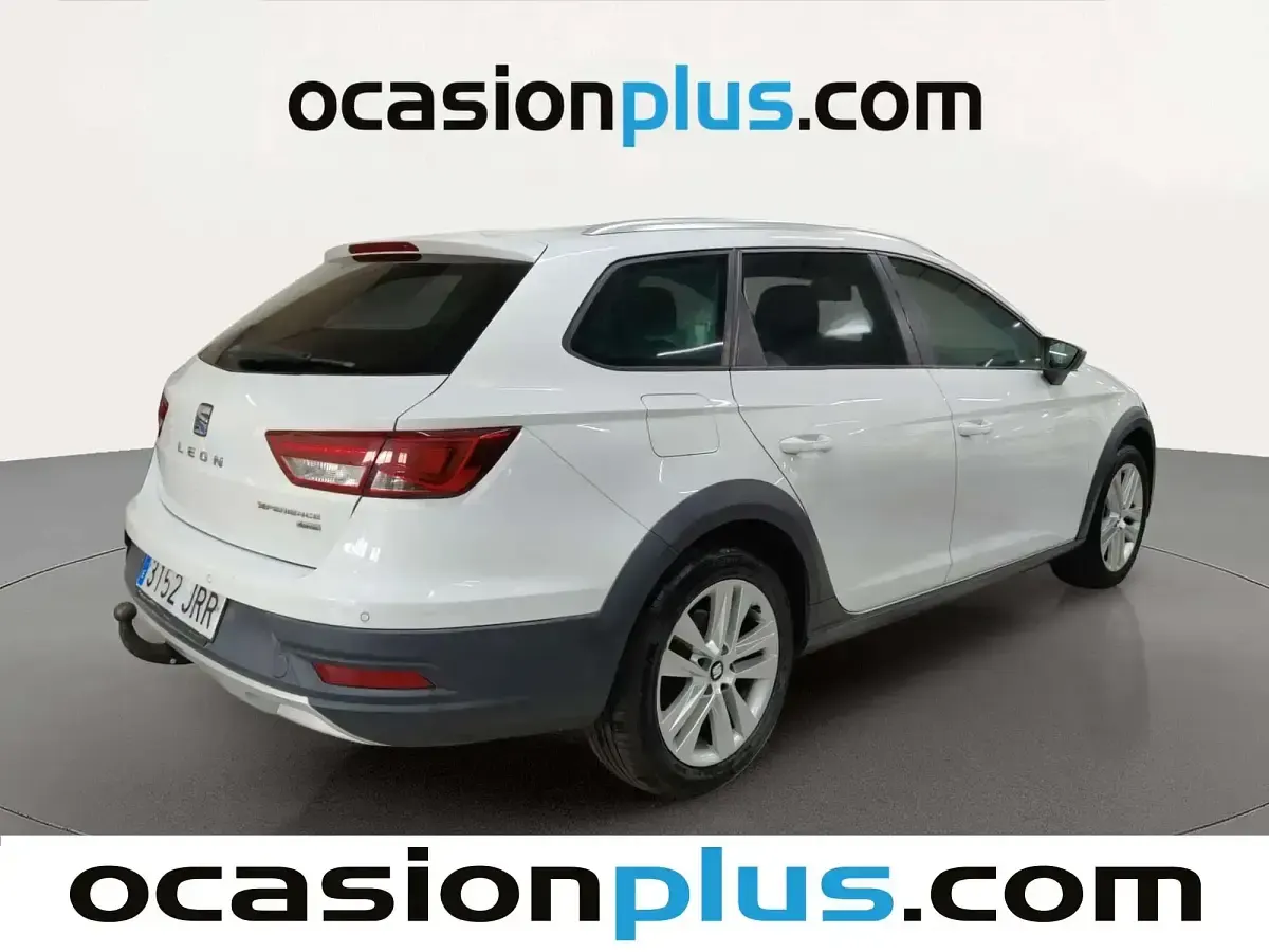 Usado Seat Leon 4Drive 184 CV (135 kW) 2016 Blanco Familiar