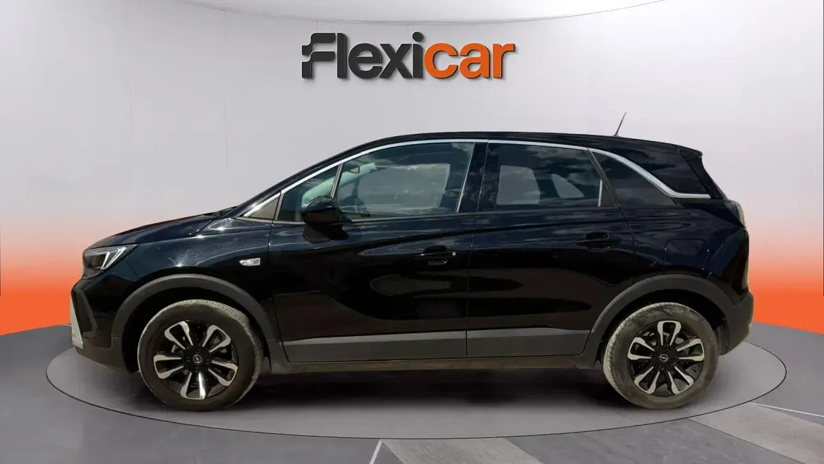 Usado Opel Crossland Elegance 110 CV (80 kW) 2024 Negro SUV
