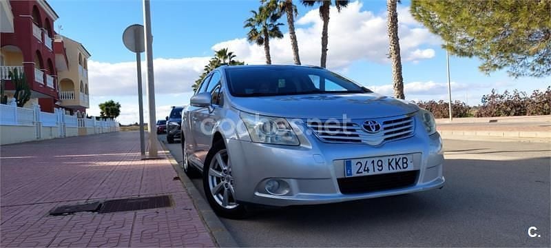 Gris / plata Usado 2009 Toyota Avensis Executive Familiar | 6000 € (Precio justo) - Imagen 1/4