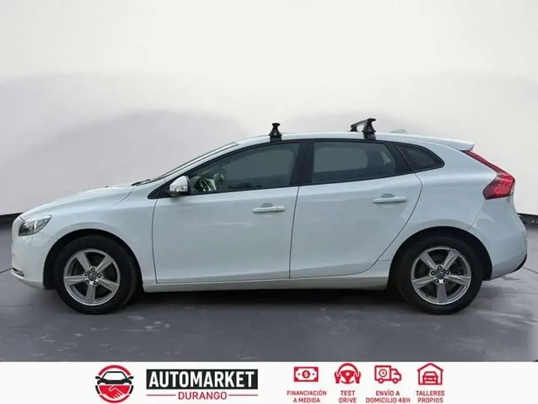Usado Volvo V40 Momentum 114 CV (83 kW) 2013 Beige Berlina