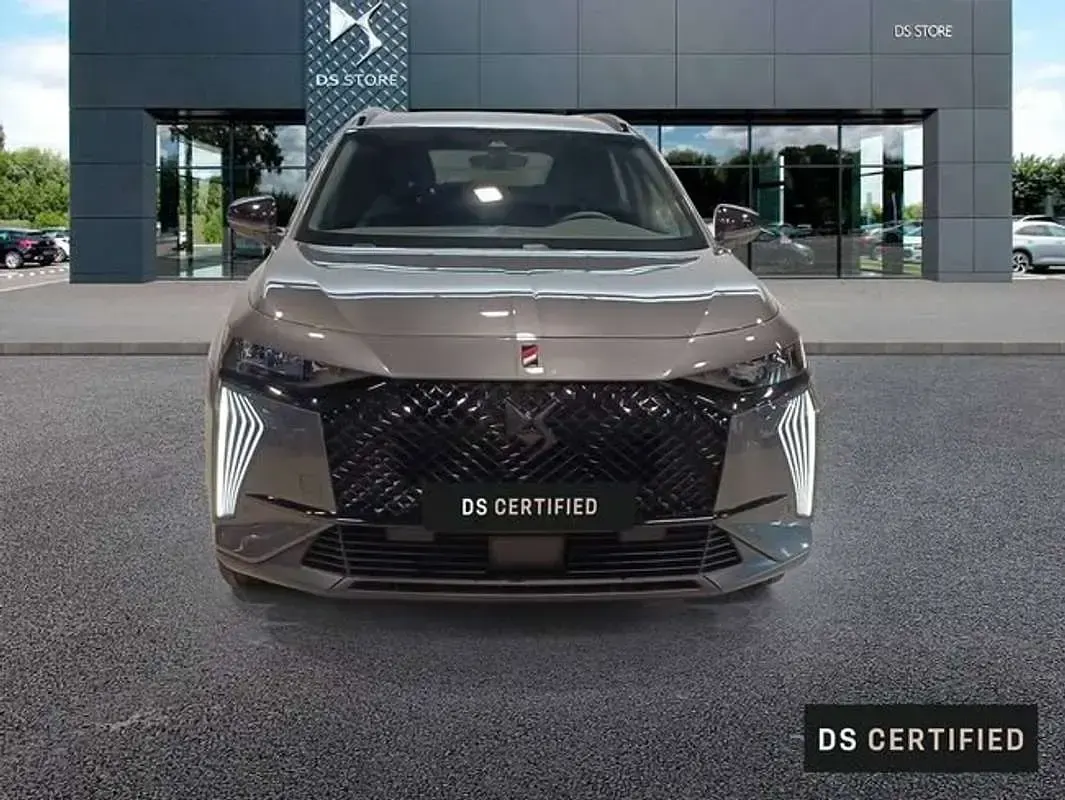 Usado DS Automobiles DS7 Crossback Performance 226 CV (166 kW) 2023 Gris SUV