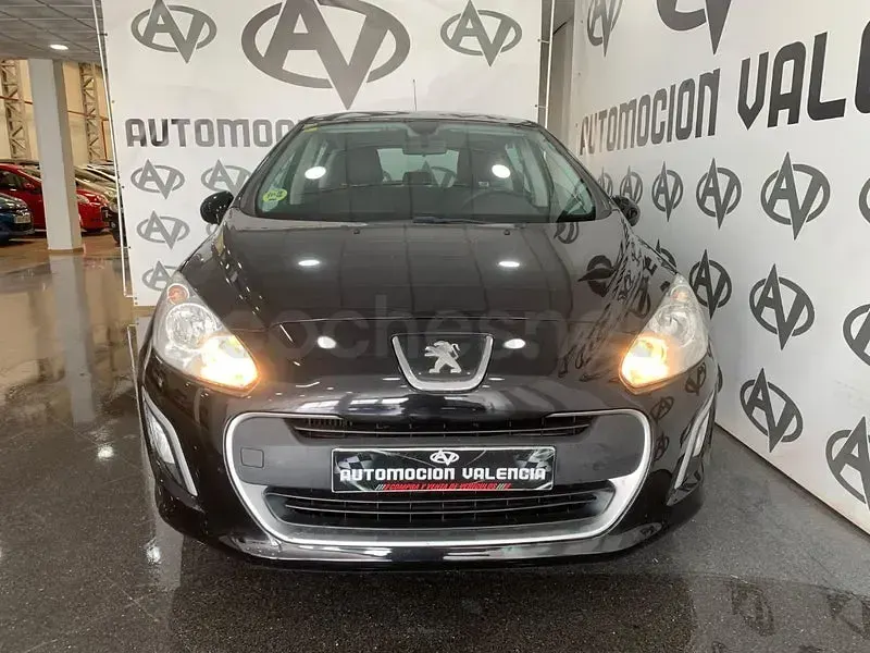 Usado Peugeot 308 Access 112 CV (82 kW) 2013 Negro Berlina