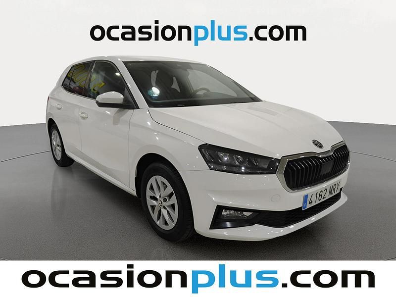 Usado Skoda Fabia Selection 95 CV (69 kW) 2024 Blanco Utilitario