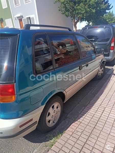 Usado Mitsubishi Space Runner 122 CV (89 kW) 1995 Verde Monovolumen