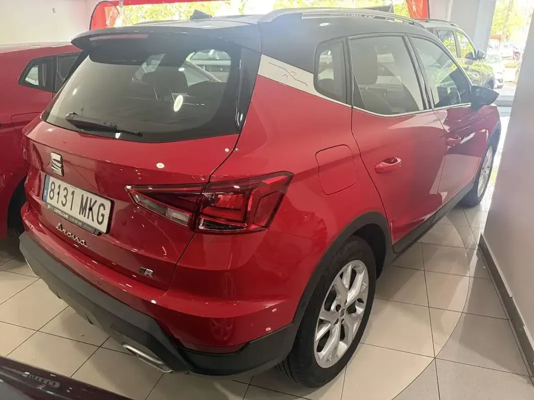 Usado Seat Arona FR 110 CV (80 kW) 2023 Rojo SUV