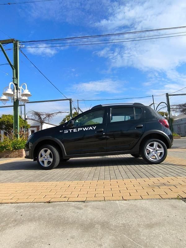 Käytetty Dacia Sandero Stepway 89 HP (65 kW) 2014 Musta
