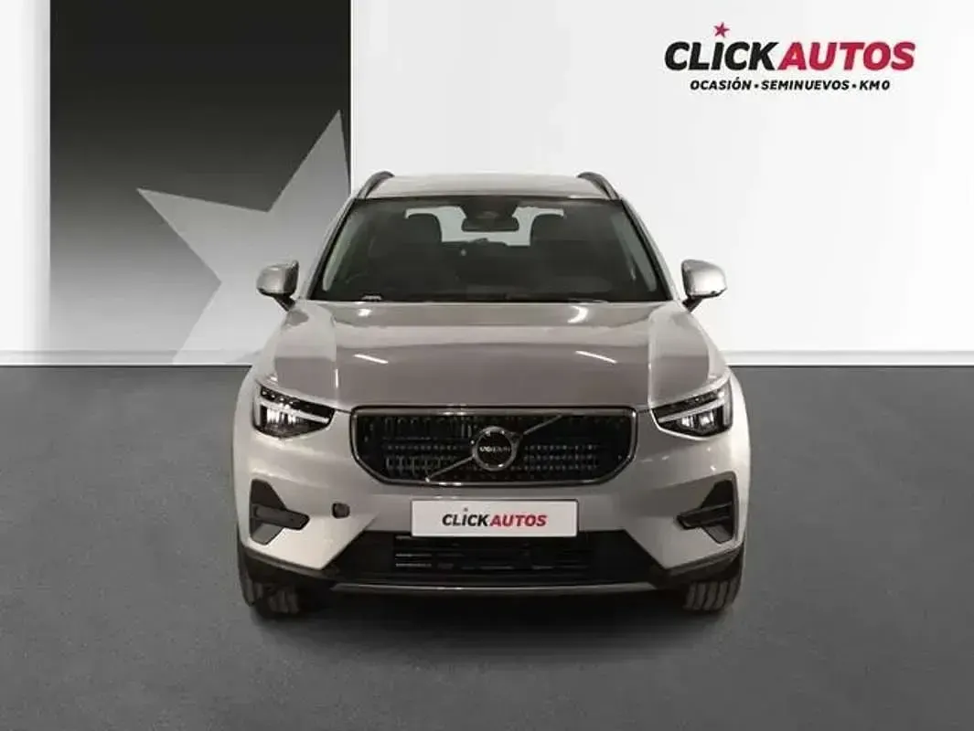 Usado Volvo XC40 165 CV (121 kW) 2025 Plateado SUV