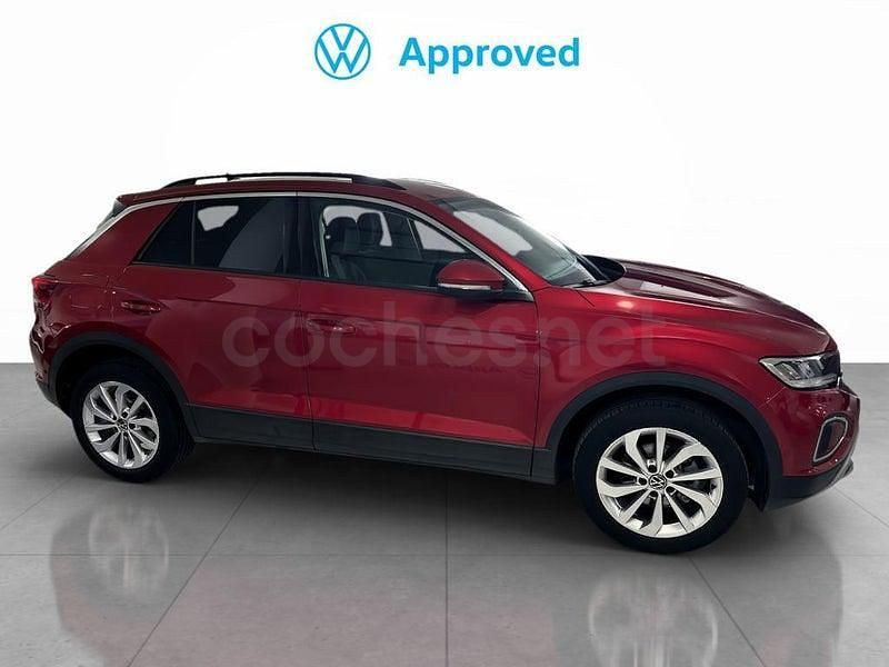 Usado VW T-Roc Life 150 CV (110 kW) 2023 Rojo SUV