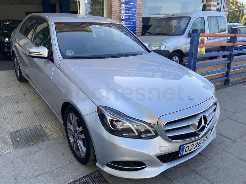 Usado Mercedes E350 Elegance 258 CV (189 kW) 2014 Gris / plata Berlina