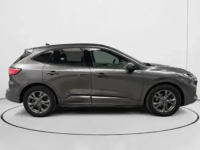 Usado Ford Kuga ST-Line 190 CV (139 kW) 2024 Gris SUV