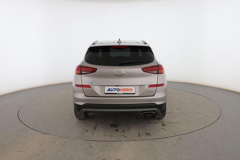 Usado Hyundai Tucson 136 CV (100 kW) 2020 Gris SUV