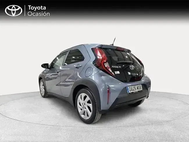 Begagnad Toyota Aygo X Play 72 HK (52 kW) 2024 Grå SUV
