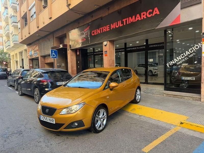 Usado Seat Ibiza Copa 105 HP (77 kW) 2011 Amarelo Sedan