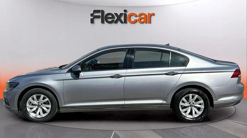 Usado VW Passat Business 122 CV (89 kW) 2020 Gris Berlina