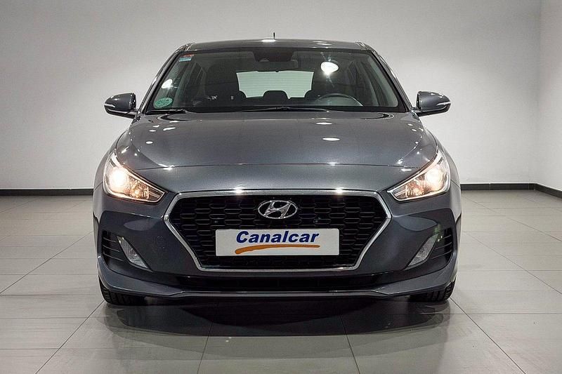 Usado Hyundai i30 95 CV (69 kW) 2018 Gris