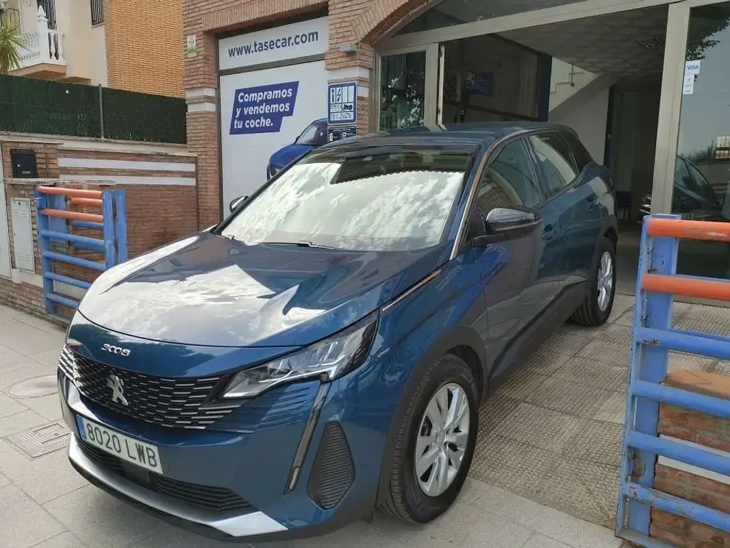 Usado Peugeot 3008 Active 131 CV (96 kW) 2022 Azul SUV