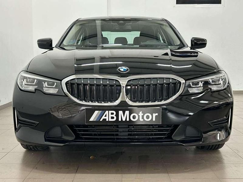 Negro Usado 2022 BMW 318 Comfort Edition Berlina | 27.900 € (Super precio) - Imagen 1/4