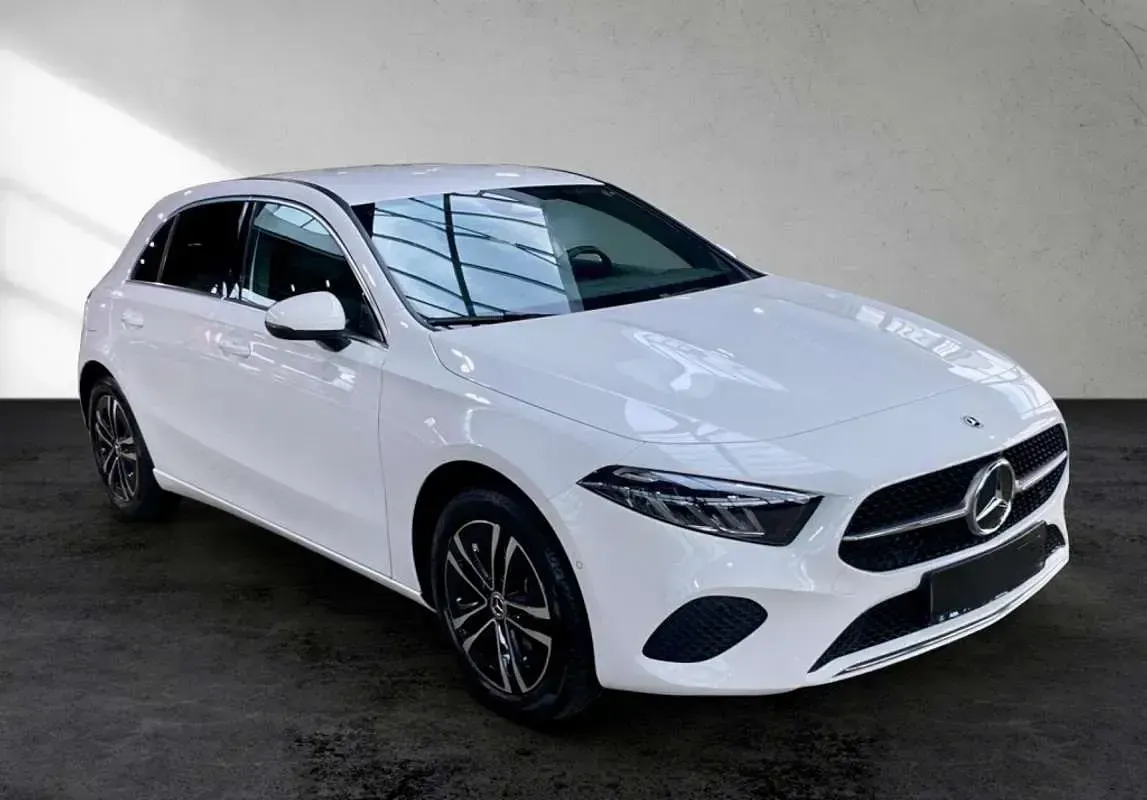Usado Mercedes A250 Advanced 218 CV (160 kW) 2023 Blanco Utilitario