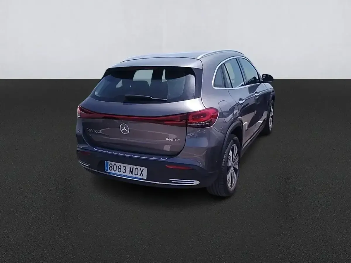 Usado Mercedes EQA300 167 kW (228 CV) 2023 Eléctrico SUV