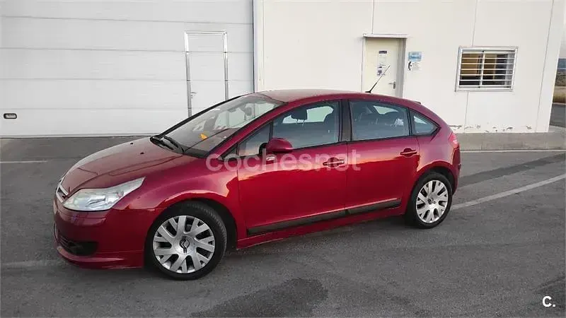 Usado Citroën C4 VTR Sport 110 CV (80 kW) 2007 Rojo Berlina