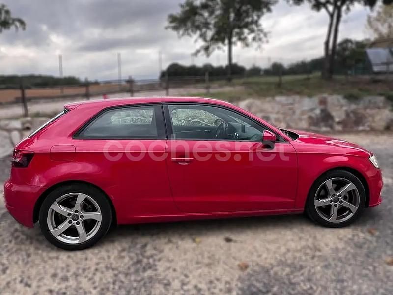 Usado Audi A3 Sport 116 CV (85 kW) 2017 Rojo Berlina