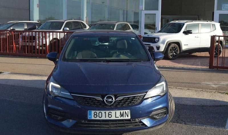 Usado Opel Astra GS Line 105 CV (77 kW) 2021 Azul Utilitario