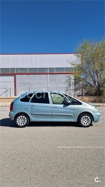 Usado Citroën Xsara Picasso Exclusive 90 CV (66 kW) 2002 Azul Monovolumen